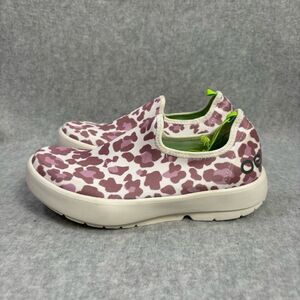Oofos Oomg Eezee Low Womens Shoes Size 5 Pink Leopard Slip On Recovery Sneakers